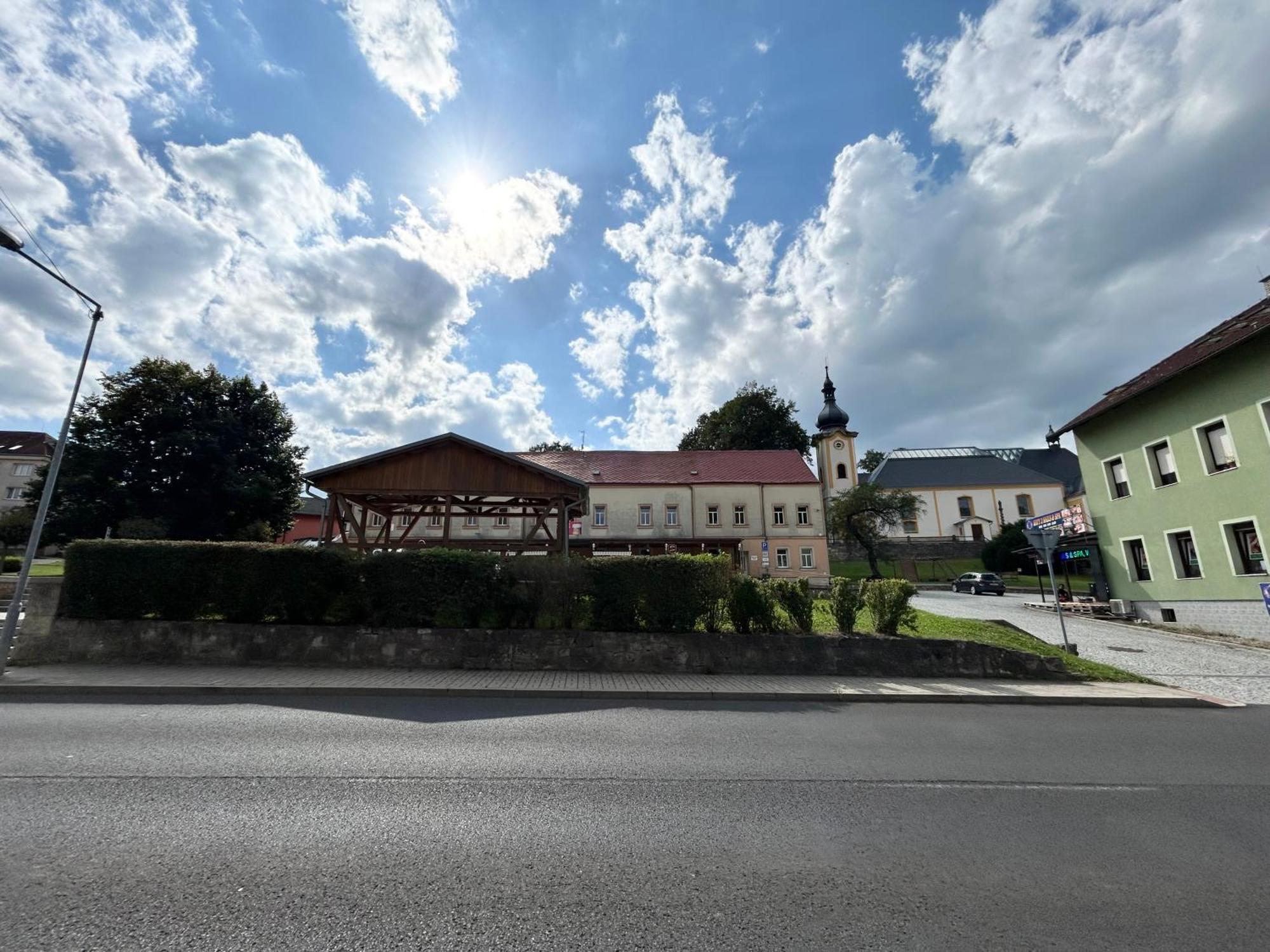 Ústí nad Labem Ubytovani U Kostela מראה חיצוני תמונה